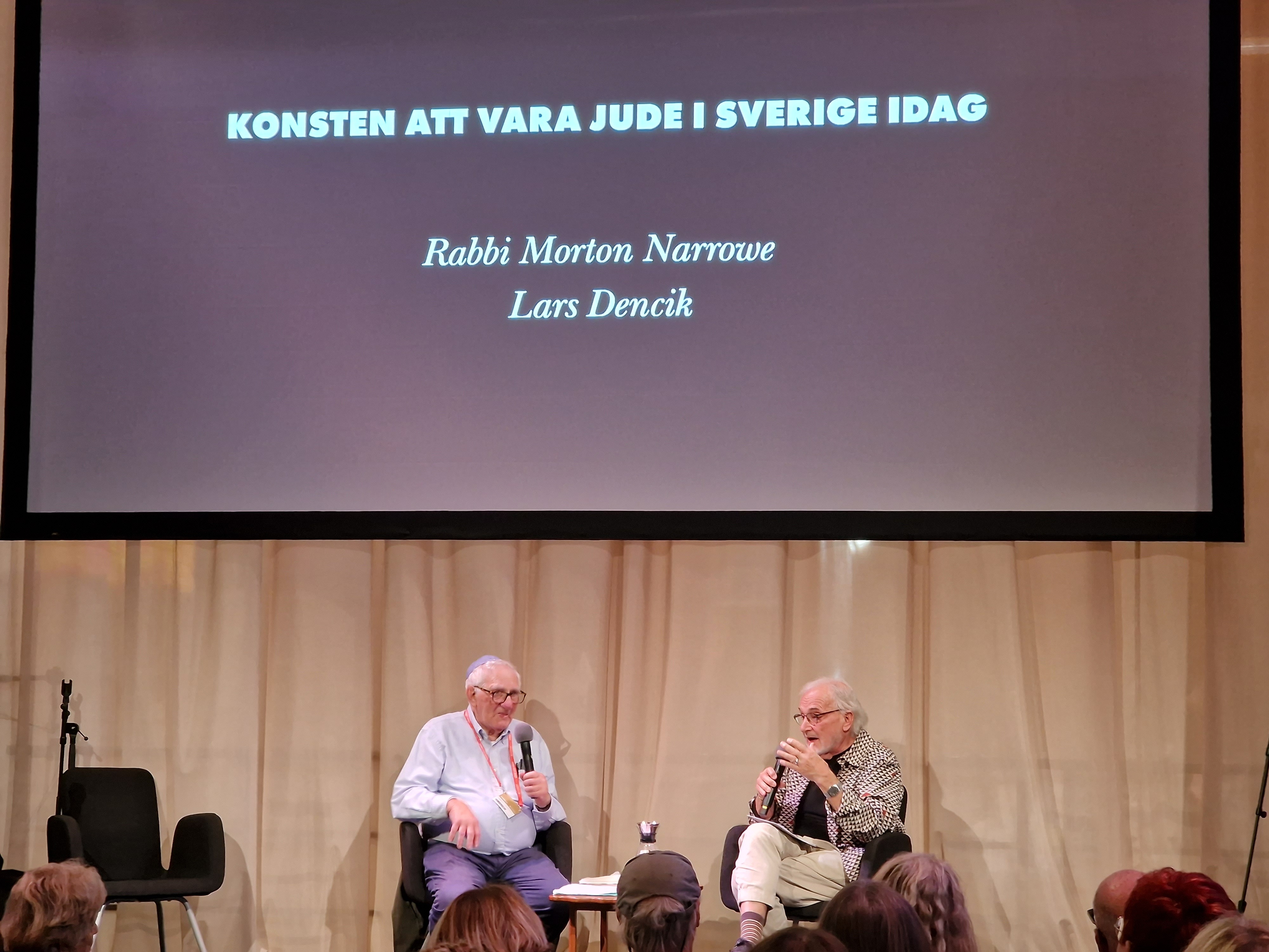 Rabbi Morton Narrowe och Lars Dencik i ett av alla samtal arrangerat av Judisk kultur i Sverige Foto: Karin Skoglund